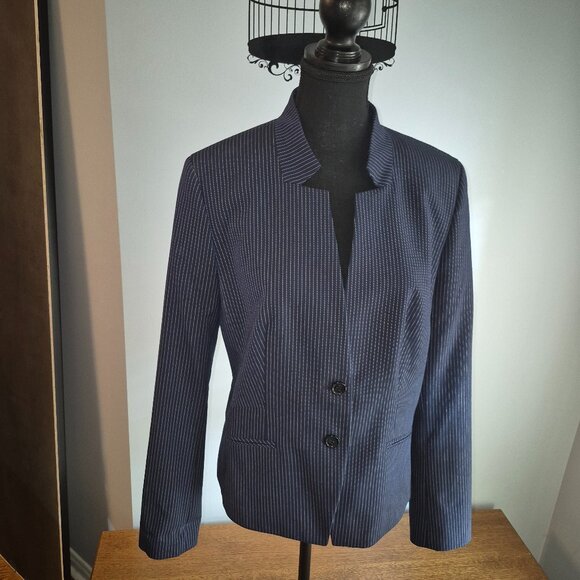 NWOT Hugo Boss Navy with White Pinstripes Blazer (10) - Picture 2 of 10
